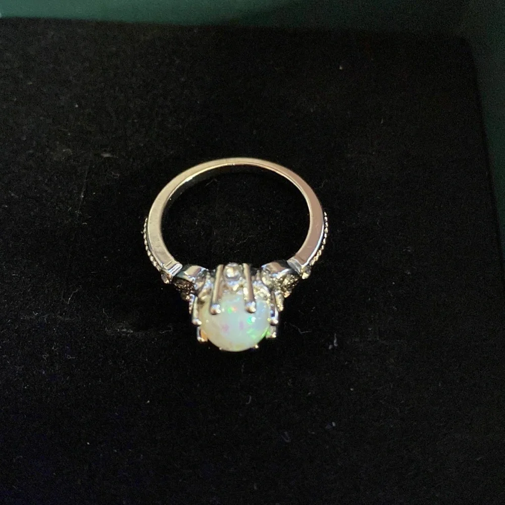 🌹 Silver Opalescent Pearl Stone Ring 🌹 8 NWT - Picture 9 of 14